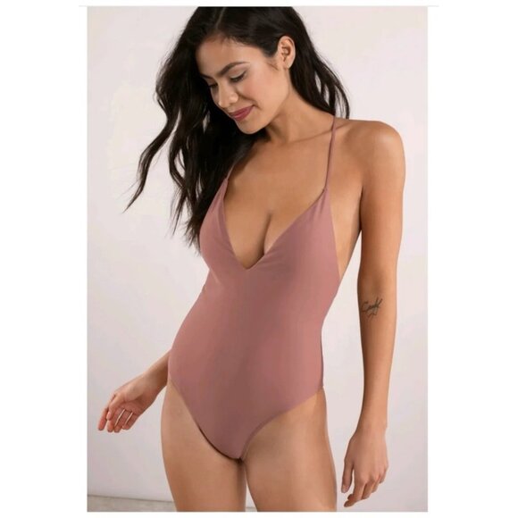 Tobi Better Off Rose Monokini - Picture 3 of 6